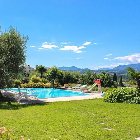 Elena In Nyaraló